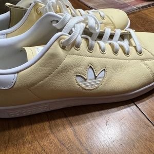 Original addidas Stan Smith tennis shoes